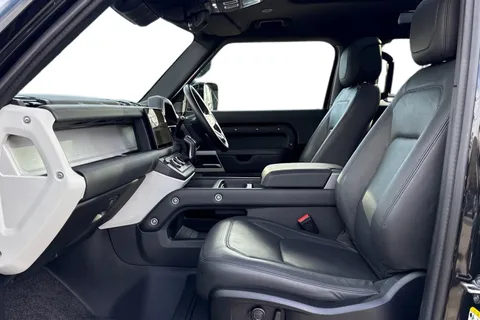 CP24NVF Land Rover Defender 90 3.0 D250 HSE 3dr Thumbnail #4