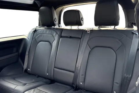 CP24NVF Land Rover Defender 90 3.0 D250 HSE 3dr Thumbnail #5