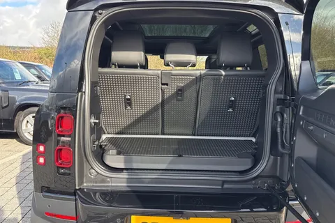 CP24NVF Land Rover Defender 90 3.0 D250 HSE 3dr Thumbnail #11