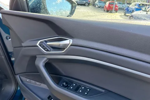 NL20WVT Audi e-tron 50 Technik Auto quattro 5dr 71.2kWh Thumbnail #21