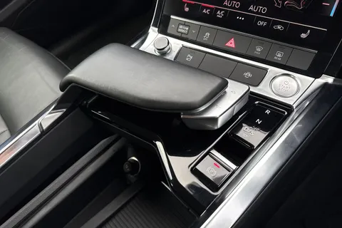 NL20WVT Audi e-tron 50 Technik Auto quattro 5dr 71.2kWh Thumbnail #23