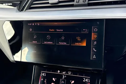 NL20WVT Audi e-tron 50 Technik Auto quattro 5dr 71.2kWh Thumbnail #47