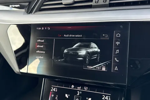 NL20WVT Audi e-tron 50 Technik Auto quattro 5dr 71.2kWh Thumbnail #53