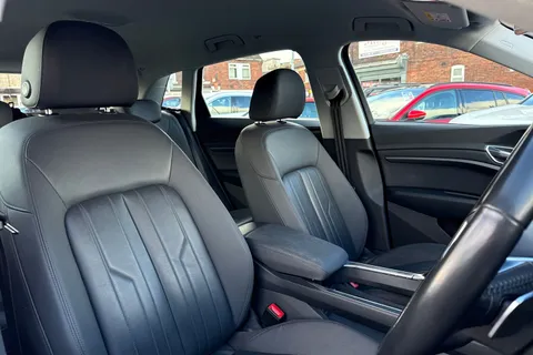 21 of 59 for Audi e-tron 50 Technik Auto quattro 5dr 71.2kWh