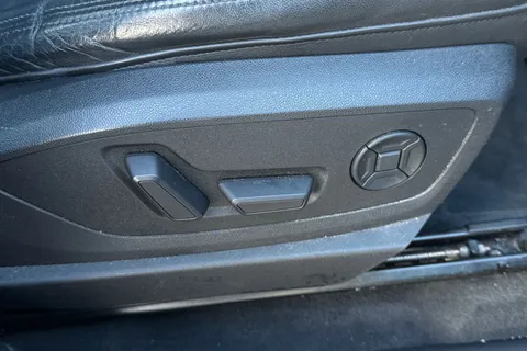 29 of 59 for Audi e-tron 50 Technik Auto quattro 5dr 71.2kWh