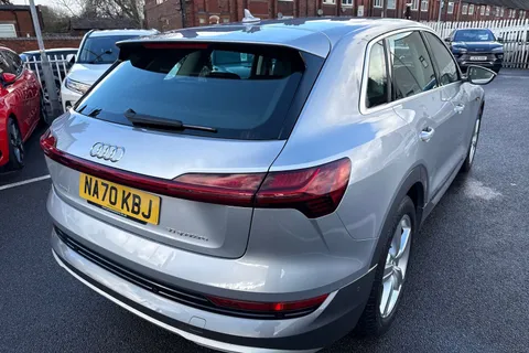 30 of 59 for Audi e-tron 50 Technik Auto quattro 5dr 71.2kWh