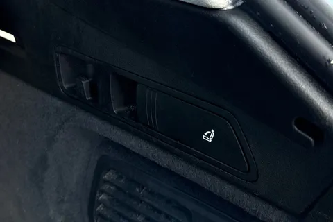 33 of 59 for Audi e-tron 50 Technik Auto quattro 5dr 71.2kWh