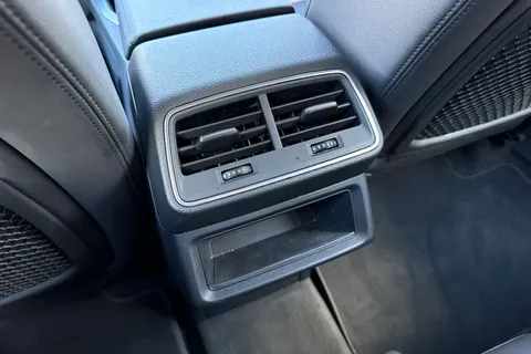 38 of 59 for Audi e-tron 50 Technik Auto quattro 5dr 71.2kWh