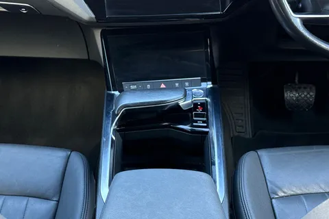 40 of 59 for Audi e-tron 50 Technik Auto quattro 5dr 71.2kWh