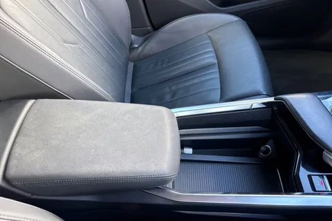 53 of 59 for Audi e-tron 50 Technik Auto quattro 5dr 71.2kWh