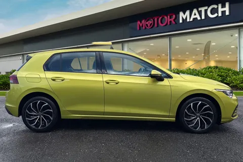 CA70ZTS Volkswagen Golf 1.5 eTSI MHEV Life DSG Euro 6 (s/s) 5dr Thumbnail #4