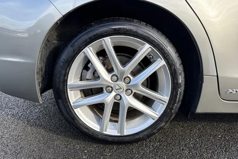 11 of 64 for Lexus Ct 1.8 200h Luxury CVT Euro 6 (s/s) 5dr