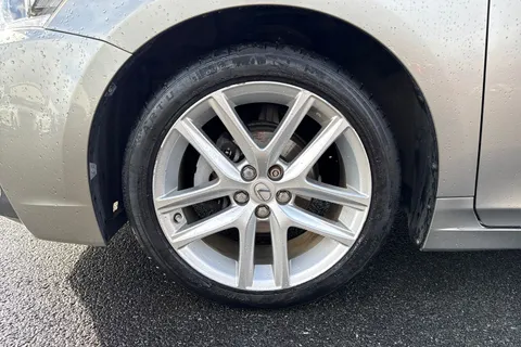 13 of 64 for Lexus Ct 1.8 200h Luxury CVT Euro 6 (s/s) 5dr