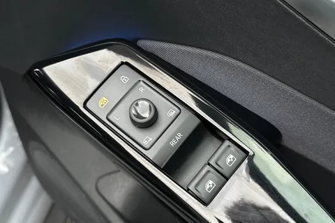 18 of 50 for Volkswagen ID.3 Pro 58kWh Life Auto 5dr