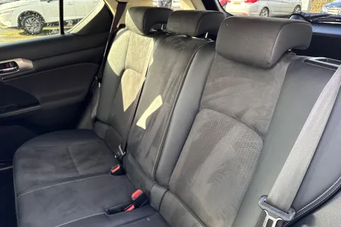 19 of 64 for Lexus Ct 1.8 200h Luxury CVT Euro 6 (s/s) 5dr