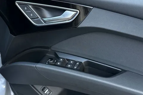PN73NZU Audi Q4 e-tron Q4  Sport 35 e-tron  125,00 kW Thumbnail #21