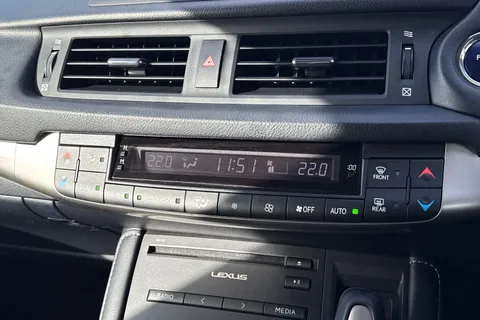 22 of 64 for Lexus Ct 1.8 200h Luxury CVT Euro 6 (s/s) 5dr