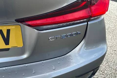 34 of 64 for Lexus Ct 1.8 200h Luxury CVT Euro 6 (s/s) 5dr