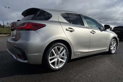 35 of 64 for Lexus Ct 1.8 200h Luxury CVT Euro 6 (s/s) 5dr