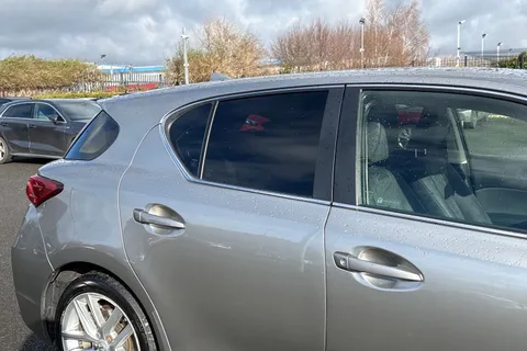 36 of 64 for Lexus Ct 1.8 200h Luxury CVT Euro 6 (s/s) 5dr