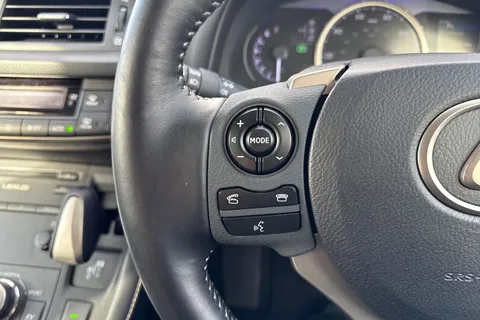 39 of 64 for Lexus Ct 1.8 200h Luxury CVT Euro 6 (s/s) 5dr