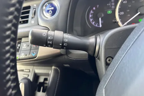 42 of 64 for Lexus Ct 1.8 200h Luxury CVT Euro 6 (s/s) 5dr