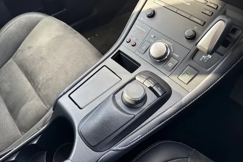 56 of 64 for Lexus Ct 1.8 200h Luxury CVT Euro 6 (s/s) 5dr