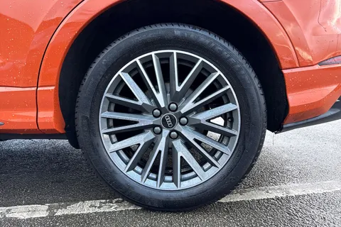 12 of 49 for Audi Q3 S line 35 TFSI 150 PS 6-speed