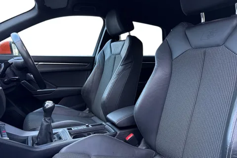 16 of 49 for Audi Q3 S line 35 TFSI 150 PS 6-speed