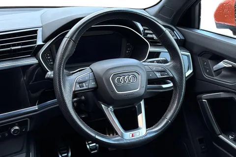 18 of 49 for Audi Q3 S line 35 TFSI 150 PS 6-speed