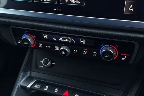 22 of 49 for Audi Q3 S line 35 TFSI 150 PS 6-speed