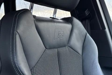 40 of 49 for Audi Q3 S line 35 TFSI 150 PS 6-speed