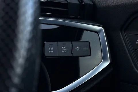 41 of 49 for Audi Q3 S line 35 TFSI 150 PS 6-speed