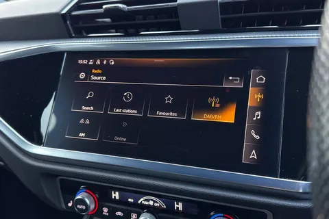 45 of 49 for Audi Q3 S line 35 TFSI 150 PS 6-speed