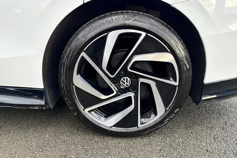 DE75RYG Volkswagen Id.7 210kW Match Pro 77kWh 5dr Auto | Area View Camera | IQ Lights Thumbnail #13