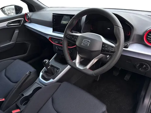 DC75BBK SEAT Arona 1.0 TSI 115 FR 5dr **DELIVERY MILEAGE** Thumbnail #8