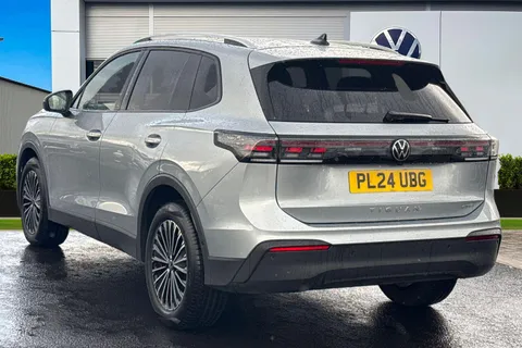PL24UBG Volkswagen Tiguan 1.5 eTSI Match 5dr DSG Thumbnail #3