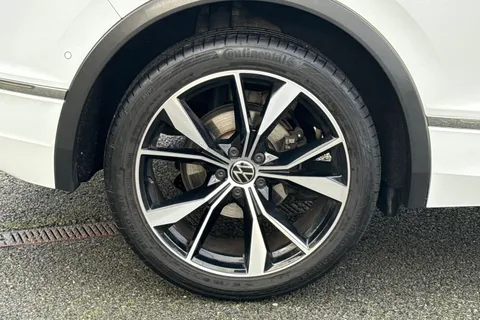 MD22HDF Volkswagen Tiguan 1.5 TSI R-Line DSG Euro 6 (s/s) 5dr Thumbnail #12