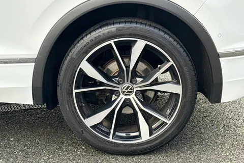 MD22HDF Volkswagen Tiguan 1.5 TSI R-Line DSG Euro 6 (s/s) 5dr Thumbnail #13