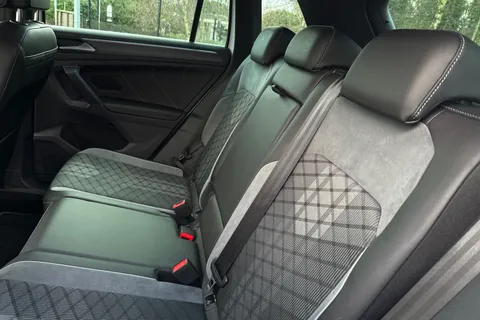 MD22HDF Volkswagen Tiguan 1.5 TSI R-Line DSG Euro 6 (s/s) 5dr Thumbnail #20