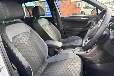 MD22HDF Volkswagen Tiguan 1.5 TSI R-Line DSG Euro 6 (s/s) 5dr Thumbnail #25