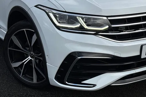 MD22HDF Volkswagen Tiguan 1.5 TSI R-Line DSG Euro 6 (s/s) 5dr Thumbnail #26