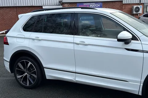 MD22HDF Volkswagen Tiguan 1.5 TSI R-Line DSG Euro 6 (s/s) 5dr Thumbnail #31