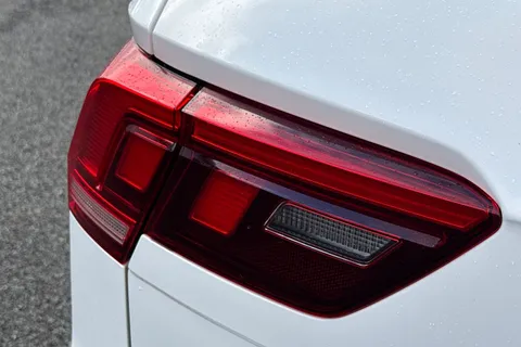 MD22HDF Volkswagen Tiguan 1.5 TSI R-Line DSG Euro 6 (s/s) 5dr Thumbnail #37