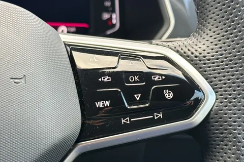 MD22HDF Volkswagen Tiguan 1.5 TSI R-Line DSG Euro 6 (s/s) 5dr Thumbnail #43