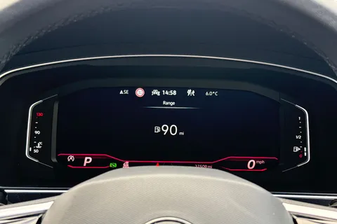 MD22HDF Volkswagen Tiguan 1.5 TSI R-Line DSG Euro 6 (s/s) 5dr Thumbnail #44