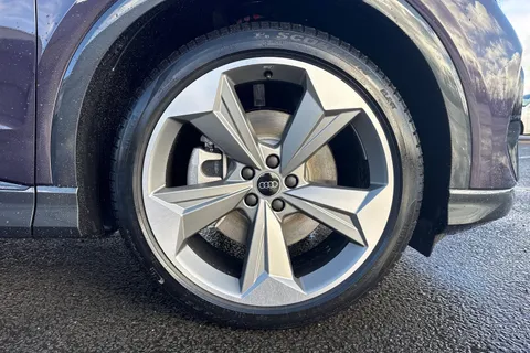 Audi Q4 e-tron 40 Black Edition Auto 5dr 82kWh Thumbnail #10