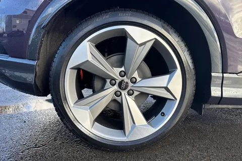 Audi Q4 e-tron 40 Black Edition Auto 5dr 82kWh Thumbnail #11