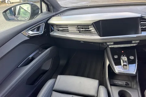 Audi Q4 e-tron 40 Black Edition Auto 5dr 82kWh Thumbnail #20