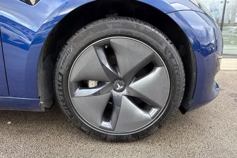 MA20LYD Tesla Model 3 Standard Range Plus Auto RWD 4dr Thumbnail #10